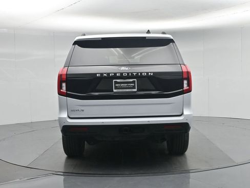Used 2025 Ford Expedition Active RWD image 30