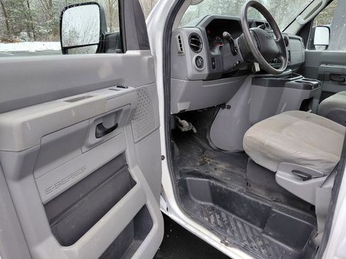 Used 2013 Ford E-250 and Econoline 250 w/ PWR Group image 16