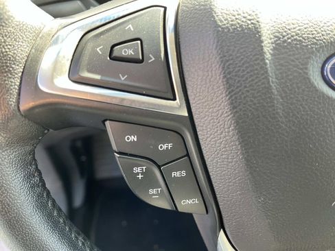 Used 2019 Ford Edge SEL w/ Equipment Group 201A image 29