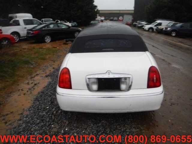 Used 2000 Lincoln Town Car Signature RWD image 6