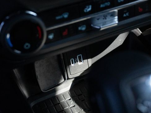 Used 2024 Ford Bronco Outer Banks AWD/4WD image 33