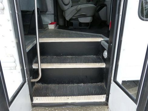 Used 2007 Chevrolet Express 3500 w/ School Bus Package image 18