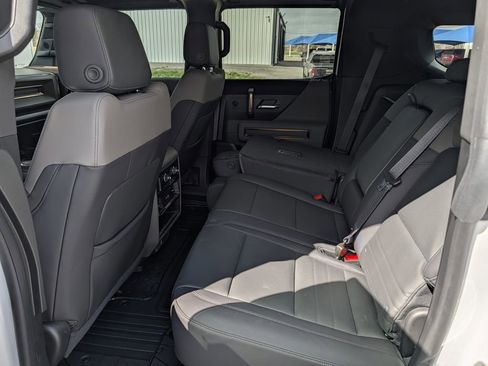 Used 2025 GMC Hummer EV 2X w/ LPO, Sport Package image 30