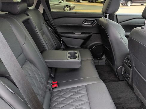 Used 2025 Nissan Rogue Platinum w/ Platinum Premium Package AWD/4WD image 11