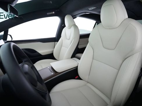 Used 2023 Tesla Model X AWD/4WD image 4