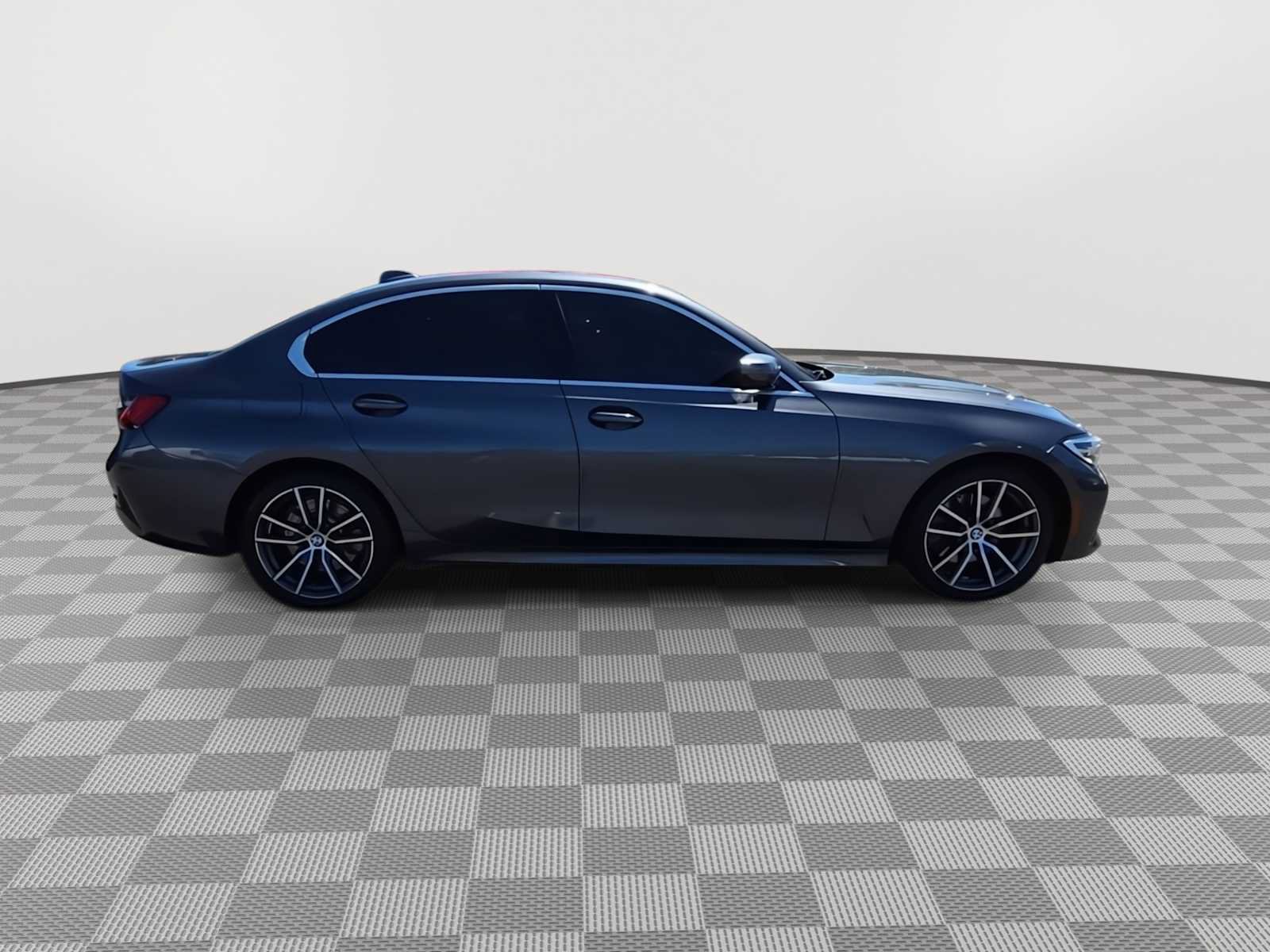Used 2019 BMW 330i Sedan w/ Driving Assistance Package RWD image 9