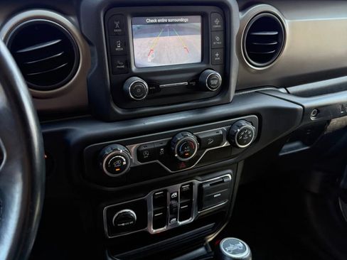 Used 2018 Jeep Wrangler Unlimited Sport S image 29