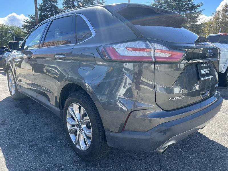 Used 2019 Ford Edge Titanium w/ Cargo Accessory Package FWD image 5