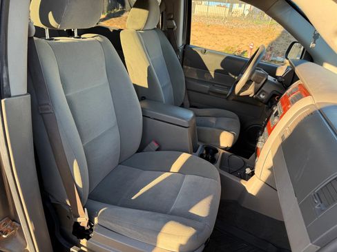 Used 2005 Dodge Durango SLT w/ Interior Convenience Group image 12