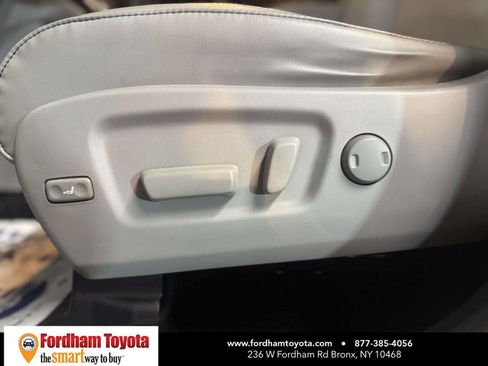 Used 2019 Toyota Highlander XLE AWD/4WD image 17