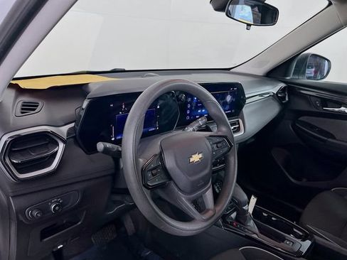 Used 2024 Chevrolet TrailBlazer LS image 11
