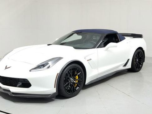 Used 2015 Chevrolet Corvette Z06 w/ 3LZ Preferred Equipment Group image 1