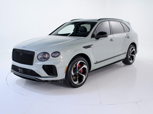 Certified 2025 Bentley Bentayga image 1