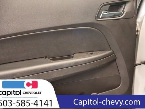 Used 2017 Chevrolet Equinox LS image 26