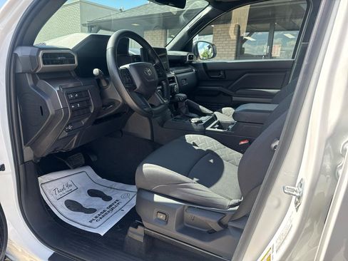 Used 2025 Toyota Tacoma SR5 AWD/4WD image 13