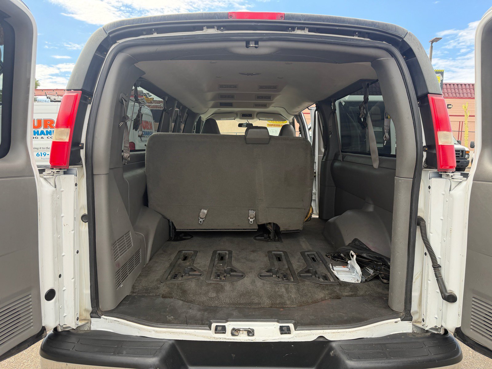 Used 2018 Chevrolet Express 3500 LT w/ LT Preferred Equipment Group RWD image 9