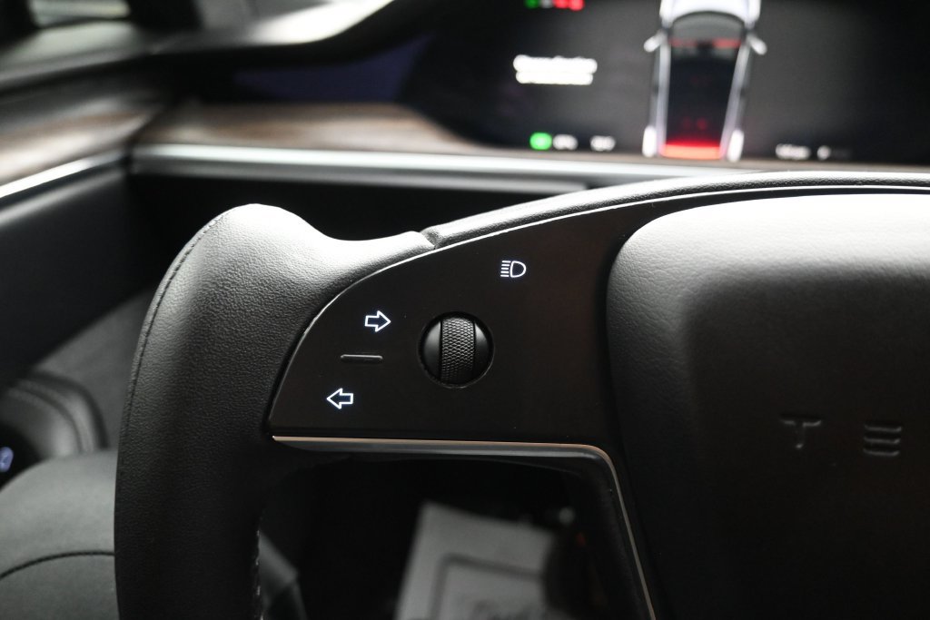 Used 2022 Tesla Model S AWD/4WD image 18