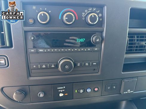 Used 2025 Chevrolet Express 3500 LT w/ LT Preferred Equipment Group RWD image 13