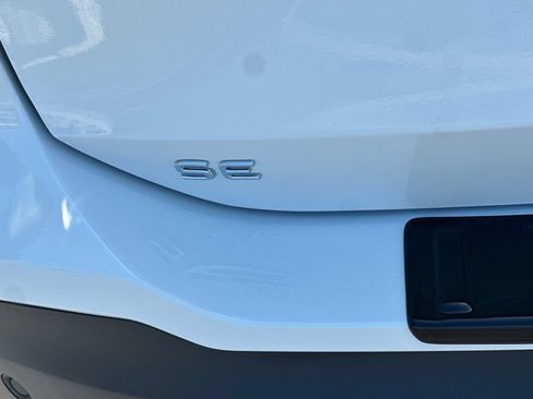 New 2026 Volkswagen Tiguan SE FWD image 7
