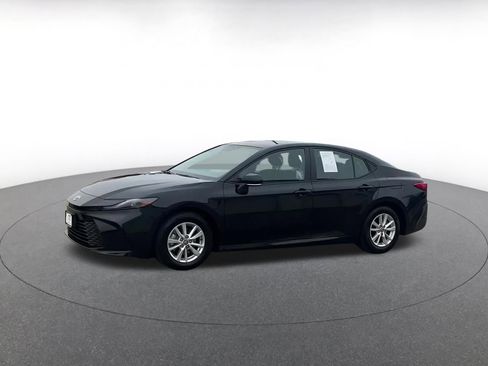 Used 2025 Toyota Camry LE image 8