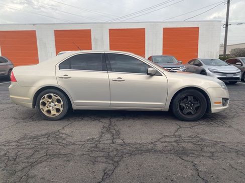 Used 2010 Ford Fusion SE image 4
