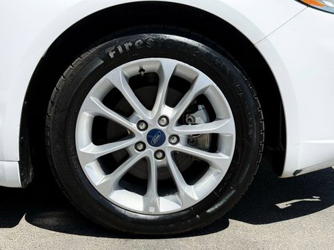 Used 2019 Ford Fusion SE FWD image 10