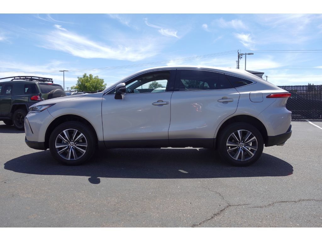 Certified 2023 Toyota Venza LE AWD/4WD image 6