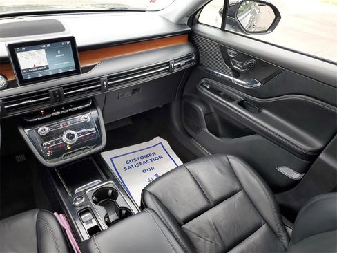 Certified 2022 Lincoln Corsair Reserve image 17