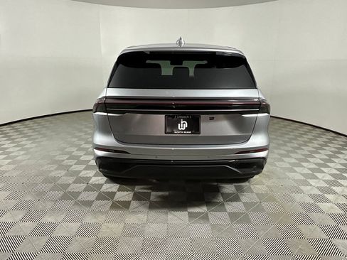 Used 2025 Lincoln Nautilus Premier w/ Jet Appearance Package image 8