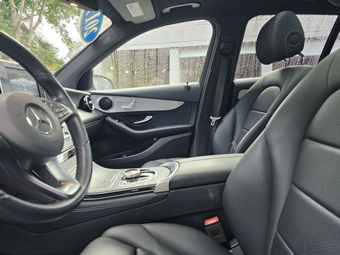 Used 2019 Mercedes-Benz GLC 300 4MATIC image 23