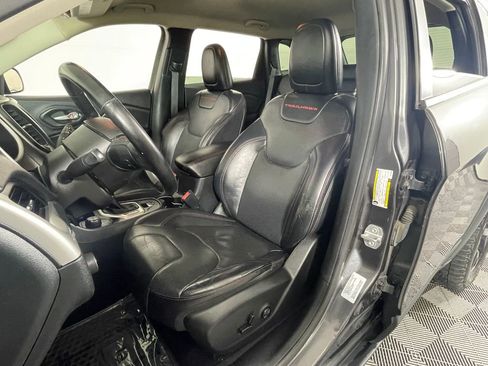 Used 2016 Jeep Cherokee Trailhawk w/ Comfort/Convenience Group image 25