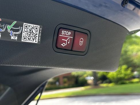Certified 2025 Mercedes-Benz GLC 300 image 22