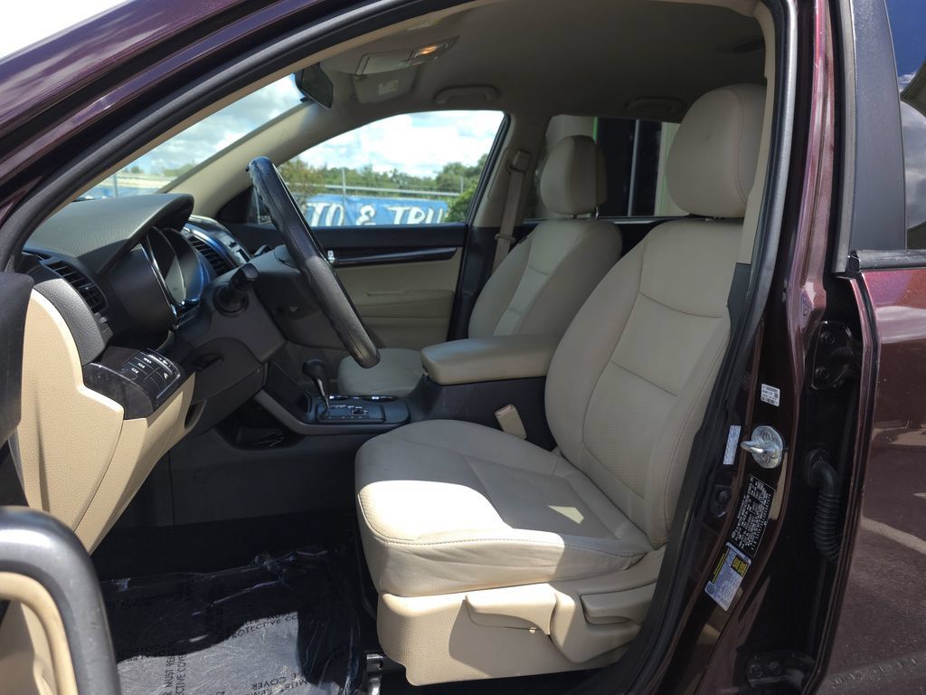 Used 2011 Kia Sorento 2WD image 10
