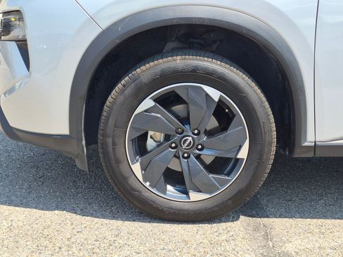 Certified 2024 Nissan Rogue SV AWD/4WD image 14