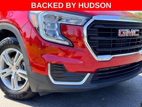 Used 2022 GMC Terrain SLE w/ Driver Convenience Package FWD image 3