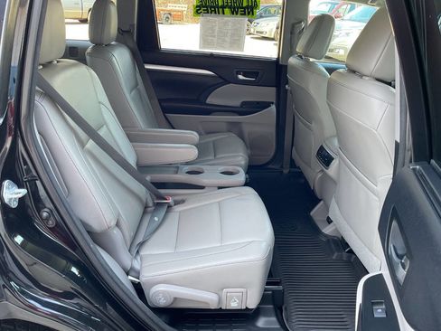 Used 2016 Toyota Highlander XLE image 41