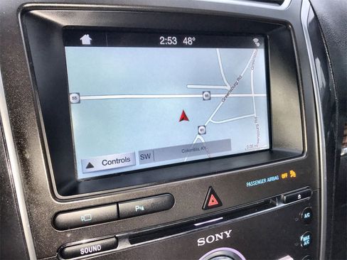 Used 2018 Ford Explorer Limited image 18