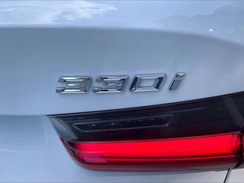 Used 2019 BMW 330i xDrive Sedan w/ Premium Package AWD/4WD image 9