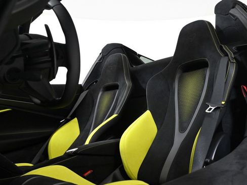 Used 2025 McLaren 750S Spider image 17