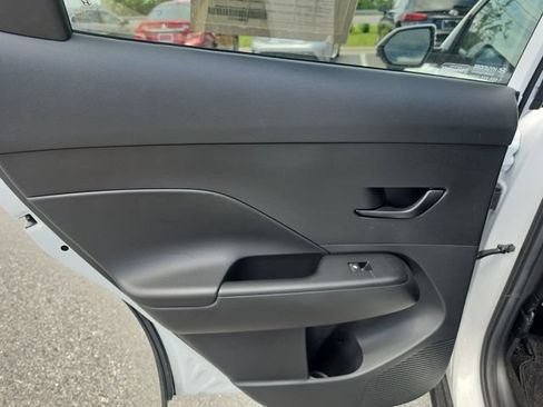 Used 2024 Hyundai Kona SEL FWD image 12
