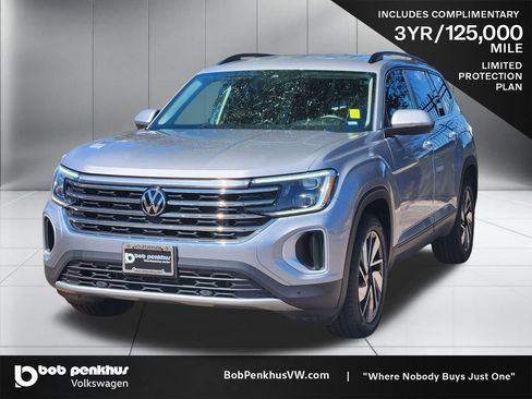 Used 2025 Volkswagen Atlas SE AWD/4WD image 23