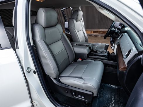 Used 2020 Toyota Tundra Limited w/ Limited Premium Package image 31