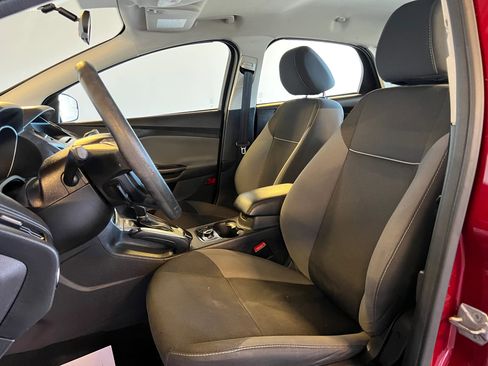 Used 2014 Ford Focus SE w/ SE Winter Package FWD image 15