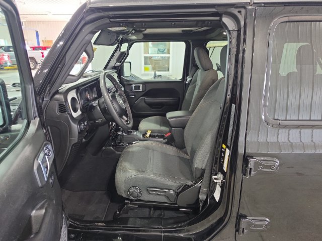 Used 2025 Jeep Wrangler Unlimited Sport AWD/4WD image 22