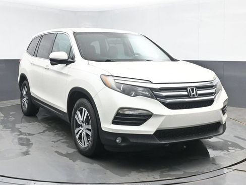 Used 2016 Honda Pilot EX image 2