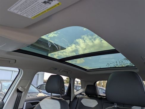 New 2026 Volkswagen Taos SEL image 25