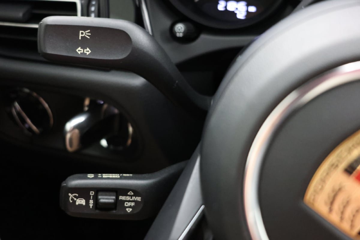 Used 2023 Porsche Macan AWD/4WD image 24