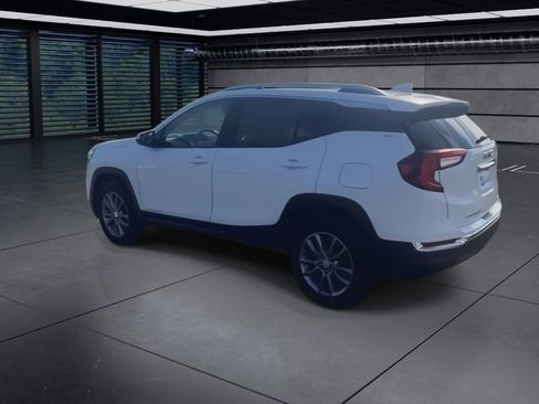 Used 2024 GMC Terrain SLT image 6