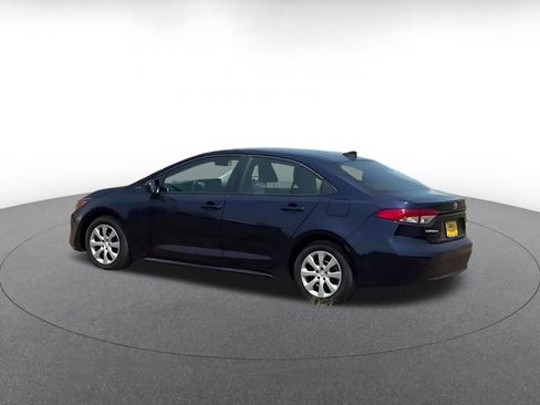 Used 2025 Toyota Corolla LE FWD image 4