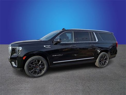 Used 2023 GMC Yukon XL Denali image 7